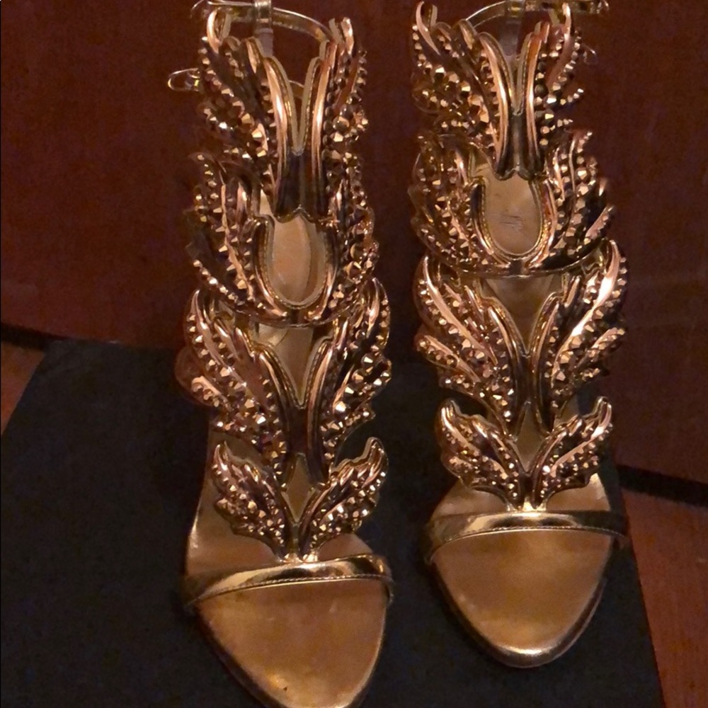 Giuseppe Zanotti angel heels